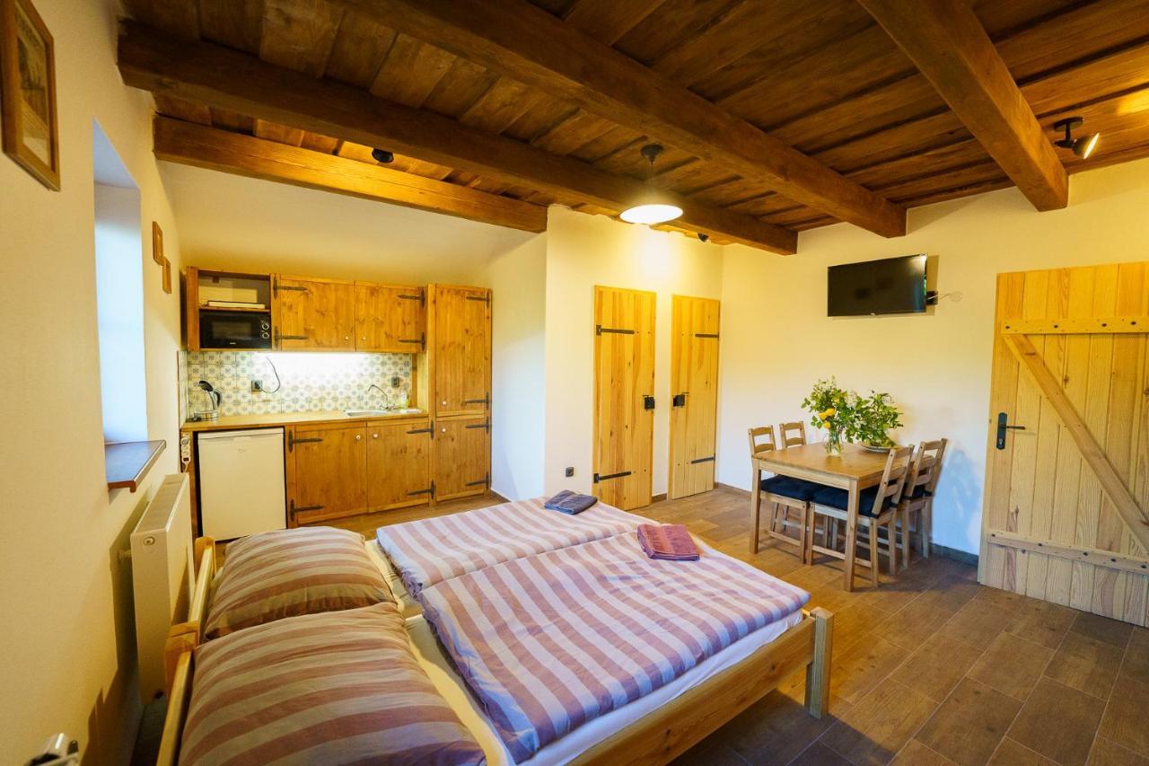 Apartmany Pausram Pouzdrany Exterior photo